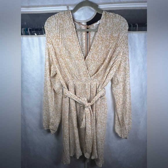 LOVIE & Co Plumba Pleated Dress in Blush Pink Tones Puffy sleeves Size Medium - Picture 2 of 7